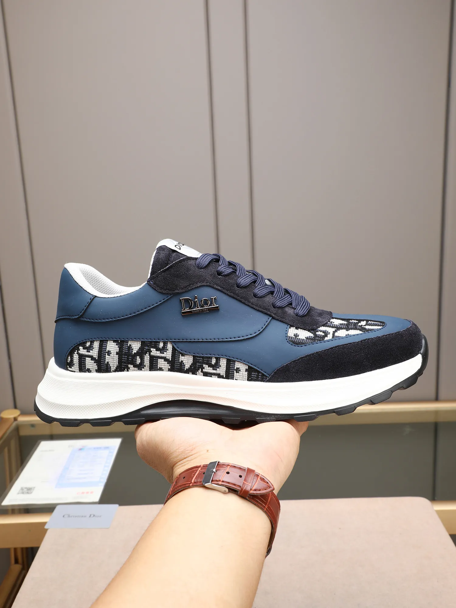 Men's shoes 💰P460 Dior's avant-garde and versatile fashionable men's shoes are privately modeled, calfskin stitched with Dior's special waterproof fabric, fashionable, simple, elegant, trendy, eye-catching, and pursuing class. It will subvert old ideas and be a must-have for fashionistas who want to spend time with you! Must keep it for yourself! High-end comfort but low-end, high-end quality workmanship. Code number: 38-44 (45 customized) 3 colors for your choice [kiss][kiss][kiss]